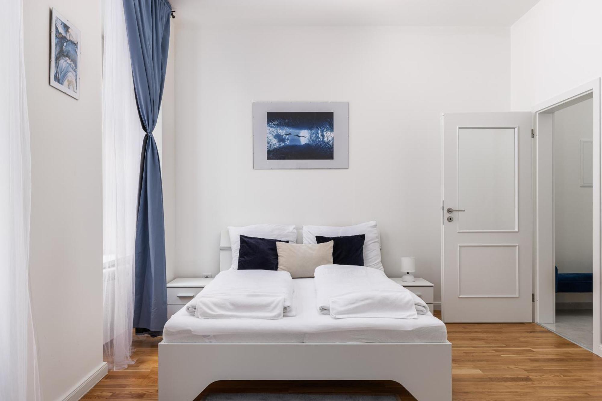 Stay2Gether Blue Vibe Studio - Metro Florenc Praha Bagian luar foto